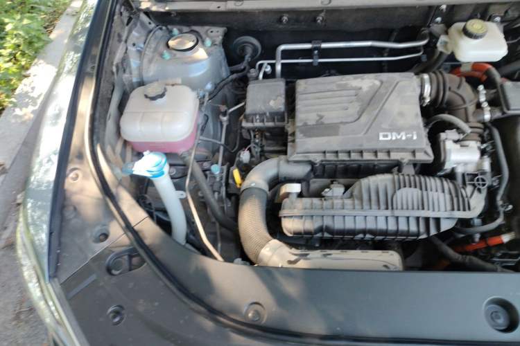 Used BYD Song Pro New Energy 2024 HONOR Edition DM-i 110KM Beyond Model Engine Bay Right