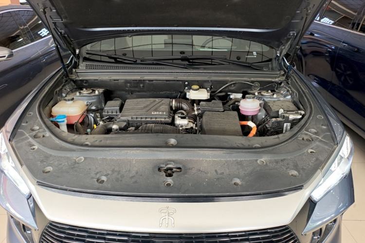 Used BYD Song Pro New Energy 2024 HONOR Edition DM-i 71KM Navigation Model Engine Bay