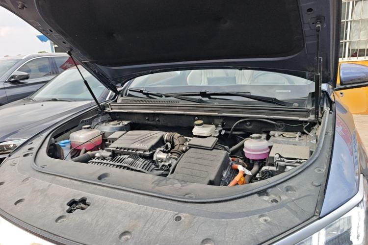 Used BYD Song Pro New Energy 2024 HONOR Edition DM-i 71KM Navigation Model Engine Bay