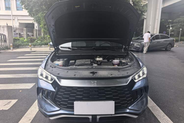 Used BYD Song Pro New Energy 2024 HONOR Edition DM-i 71KM Navigation Model Engine Bay