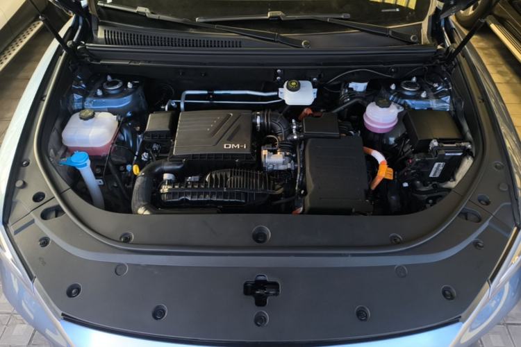 Used BYD Song Pro New Energy 2024 HONOR Edition DM-i 71KM Navigation Model Engine Bay