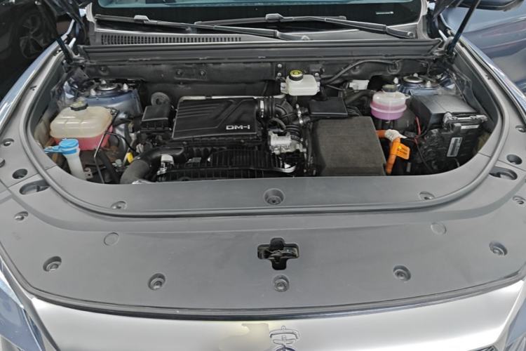 Used BYD Song Pro New Energy 2024 HONOR Edition DM-i 110KM Excellence Model Engine Bay