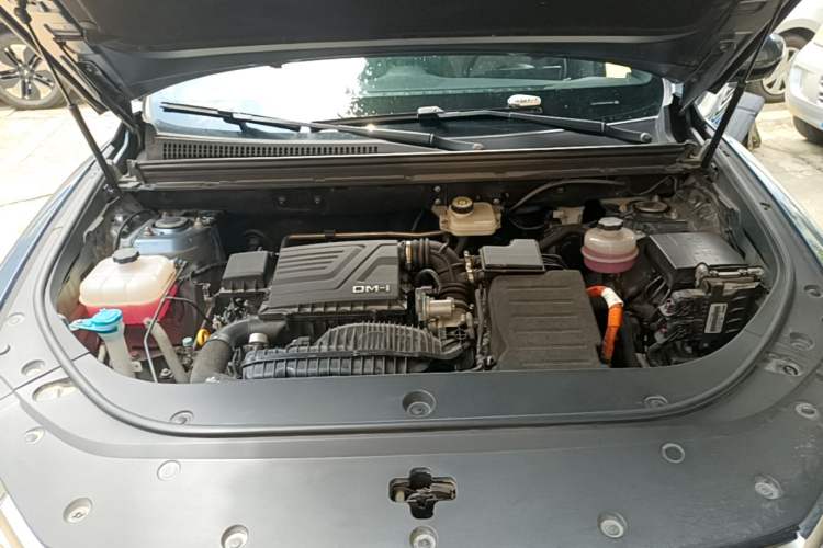 Used BYD Song Pro New Energy 2024 HONOR Edition DM-i 71KM Navigation Model Engine Bay