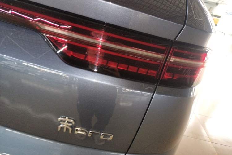 Used BYD Song Pro New Energy 2024 HONOR Edition DM-i 71KM Beyond Model Exterior 3