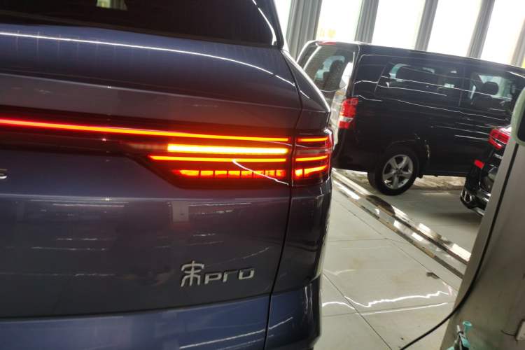 Used BYD Song Pro New Energy 2024 HONOR Edition DM-i 71KM Navigation Model Exterior 3