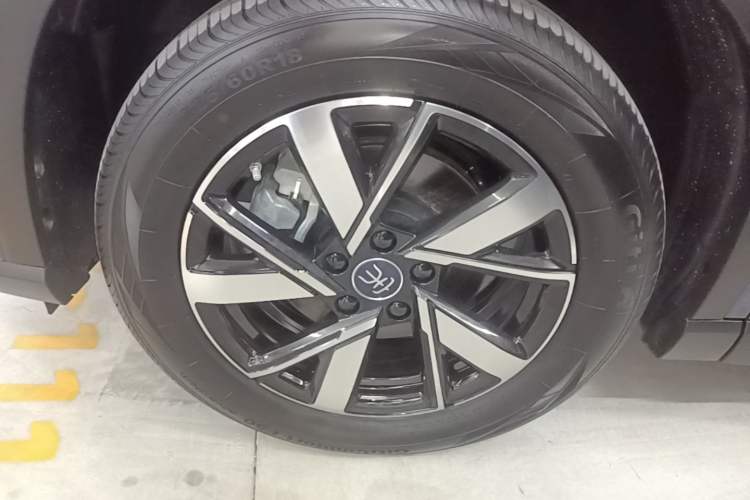 Used BYD Song Pro New Energy 2024 HONOR Edition DM-i 71KM Beyond Model Exterior 4