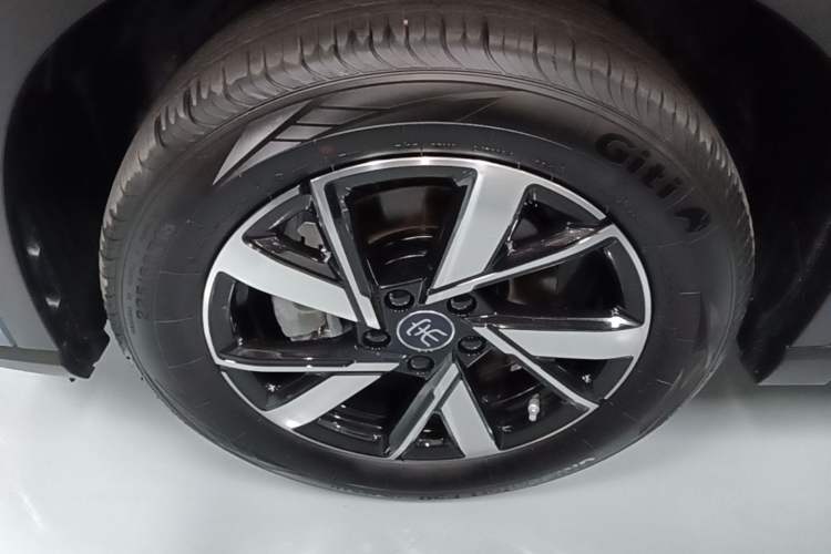 Used BYD Song Pro New Energy 2024 HONOR Edition DM-i 71KM Navigation Model Exterior 4