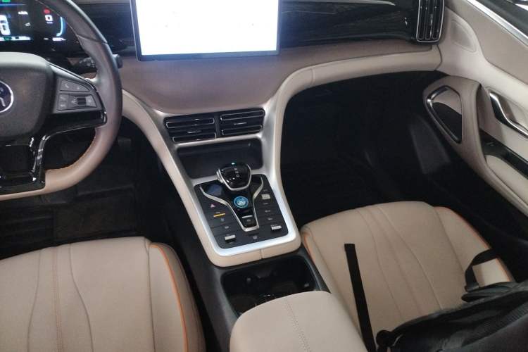 Used BYD Song Pro New Energy 2024 HONOR Edition DM-i 71KM Beyond Model Gear Lever