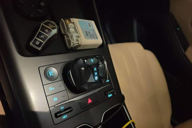 Used BYD Song Pro New Energy 2024 HONOR Edition DM-i 110KM Beyond Model Gear Lever