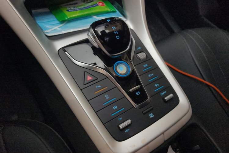 Used BYD Song Pro New Energy 2024 HONOR Edition DM-i 71KM Beyond Model Gear Lever