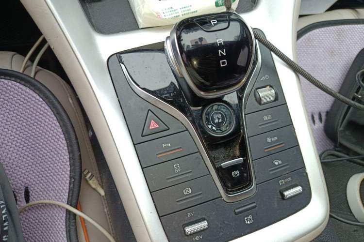 Used BYD Song Pro New Energy 2024 HONOR Edition DM-i 71KM Navigation Model Gear Lever