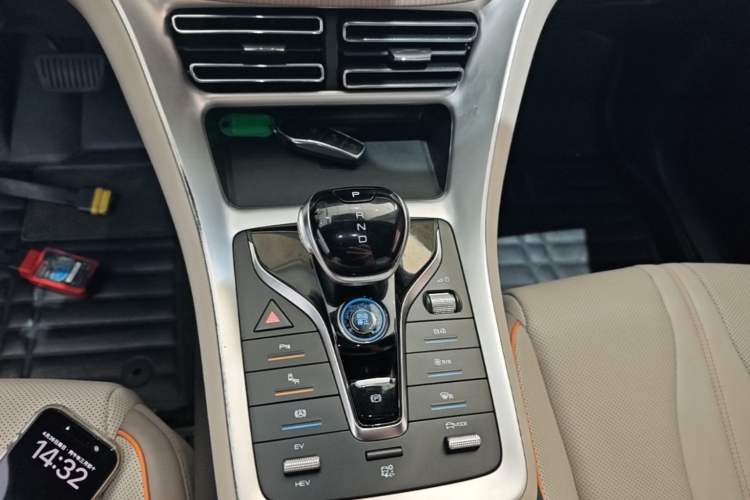 Used BYD Song Pro New Energy 2024 HONOR Edition DM-i 110KM Excellence Model Gear Lever