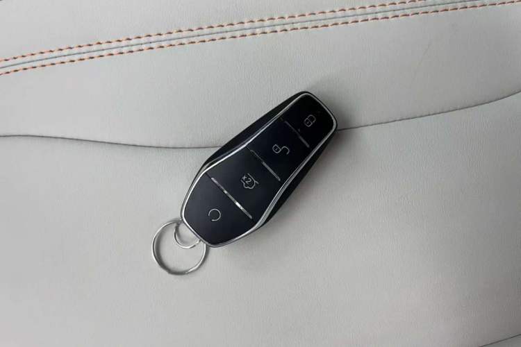 Used BYD Song Pro New Energy 2024 HONOR Edition DM-i 71KM Navigation Model Interior 1
