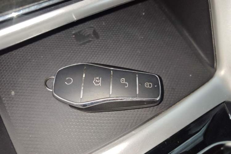 Used BYD Song Pro New Energy 2024 HONOR Edition DM-i 71KM Navigation Model Interior 1