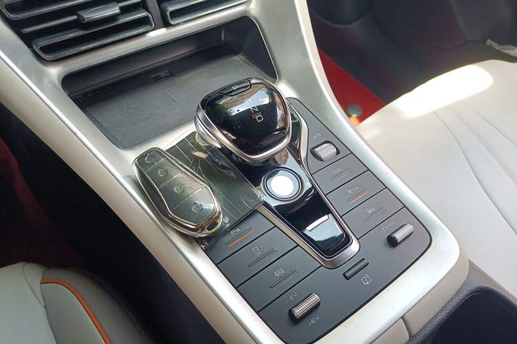Used BYD Song Pro New Energy 2024 HONOR Edition DM-i 71KM Navigation Model Interior 1