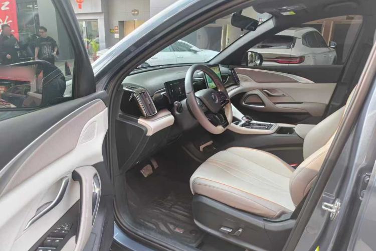Used BYD Song Pro New Energy 2024 HONOR Edition DM-i 71KM Navigation Model Interior 2