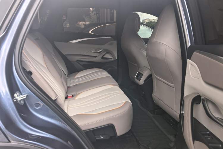 Used BYD Song Pro New Energy 2024 HONOR Edition DM-i 71KM Navigation Model Interior 3