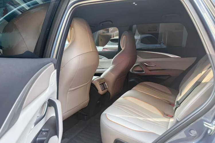 Used BYD Song Pro New Energy 2024 HONOR Edition DM-i 71KM Navigation Model Interior 3