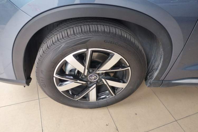 Used BYD Song Pro New Energy 2024 HONOR Edition DM-i 71KM Beyond Model Left Front Wheel Hub