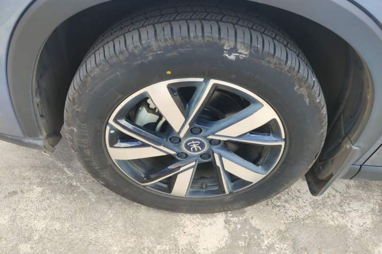 Used BYD Song Pro New Energy 2024 HONOR Edition DM-i 71KM Navigation Model Left Front Wheel Hub