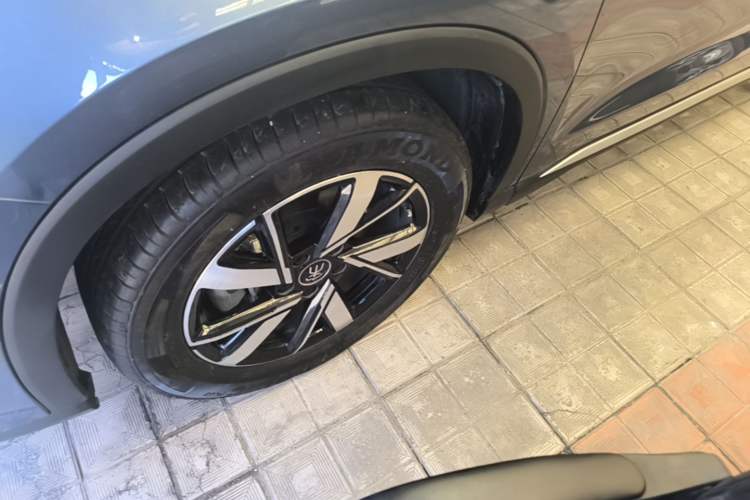Used BYD Song Pro New Energy 2024 HONOR Edition DM-i 71KM Navigation Model Left Front Wheel Hub