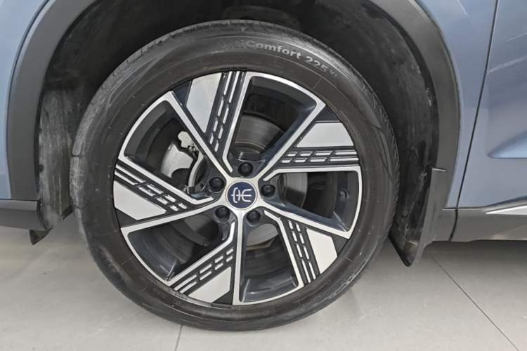 Used BYD Song Pro New Energy 2024 HONOR Edition DM-i 110KM Excellence Model Left Front Wheel Hub