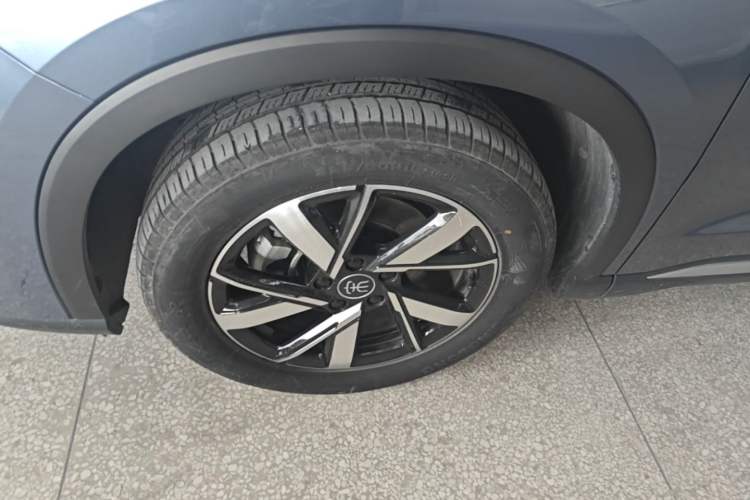Used BYD Song Pro New Energy 2024 HONOR Edition DM-i 71KM Leading Model Left Front Wheel Hub
