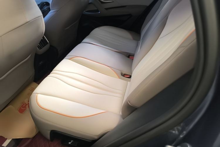Used BYD Song Pro New Energy 2024 HONOR Edition DM-i 71KM Navigation Model Left Rear Seat