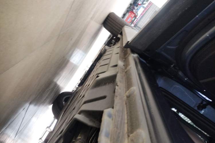 Used BYD Song Pro New Energy 2024 HONOR Edition DM-i 71KM Beyond Model Left Side Sill