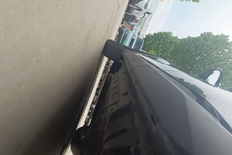 Used BYD Song Pro New Energy 2024 HONOR Edition DM-i 71KM Leading Model Left Side Sill