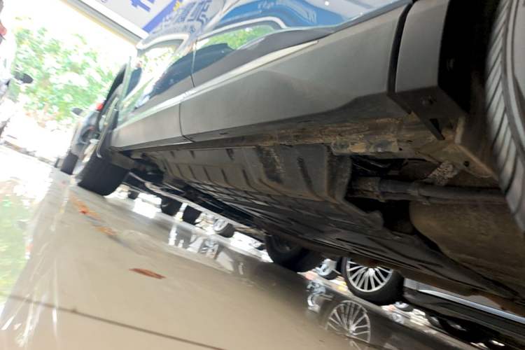 Used BYD Song Pro New Energy 2024 HONOR Edition DM-i 71KM Navigation Model Left Side Sill