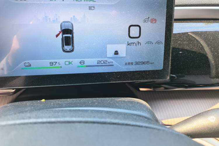 Used BYD Song Pro New Energy 2024 HONOR Edition DM-i 110KM Beyond Model Odometer Close Up