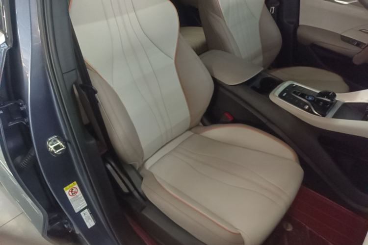 Used BYD Song Pro New Energy 2024 HONOR Edition DM-i 71KM Navigation Model Right Front Seat