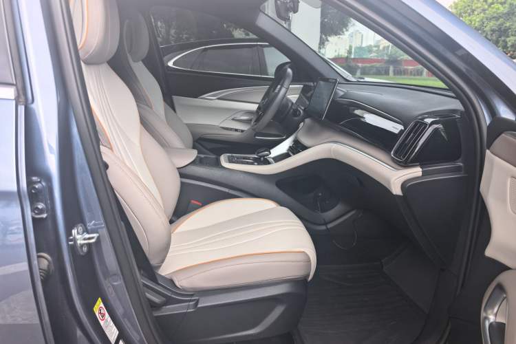 Used BYD Song Pro New Energy 2024 HONOR Edition DM-i 71KM Navigation Model Right Front Seat