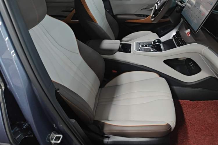Used BYD Song Pro New Energy 2024 HONOR Edition DM-i 110KM Excellence Model Right Front Seat