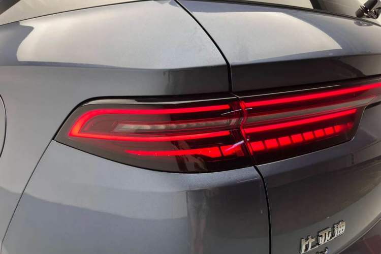 Used BYD Song Pro New Energy 2024 HONOR Edition DM-i 71KM Navigation Model Right Rear Taillight