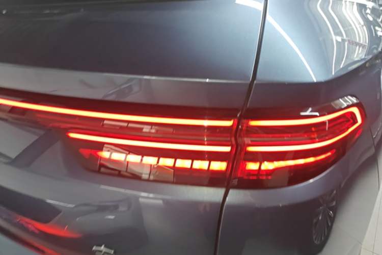 Used BYD Song Pro New Energy 2024 HONOR Edition DM-i 110KM Excellence Model Right Rear Taillight
