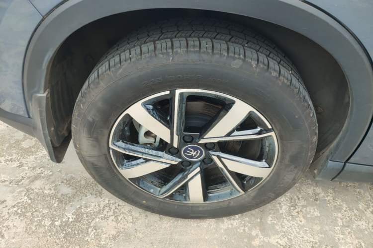 Used BYD Song Pro New Energy 2024 HONOR Edition DM-i 71KM Navigation Model Right Rear Wheel Hub