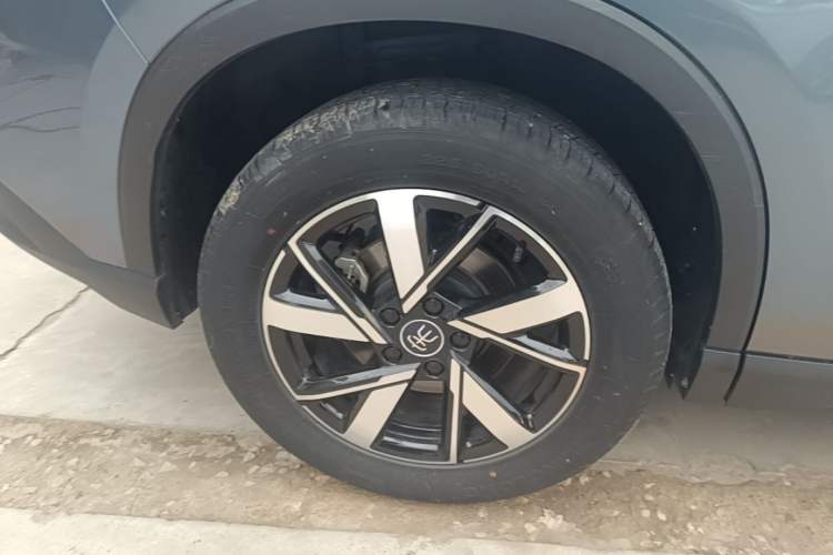 Used BYD Song Pro New Energy 2024 HONOR Edition DM-i 71KM Leading Model Right Rear Wheel Hub