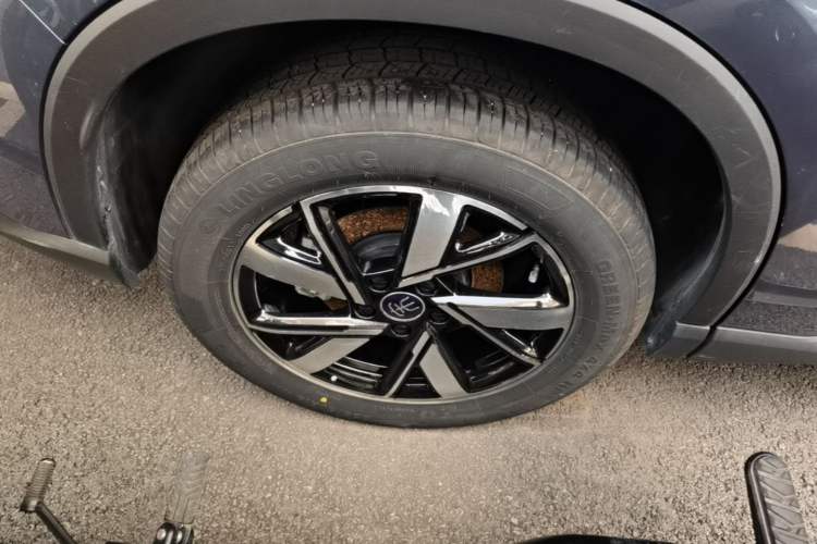 Used BYD Song Pro New Energy 2024 HONOR Edition DM-i 71KM Leading Model Right Rear Wheel Hub