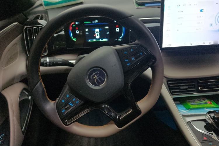 Used BYD Song Pro New Energy 2024 HONOR Edition DM-i 71KM Beyond Model Steering Wheel