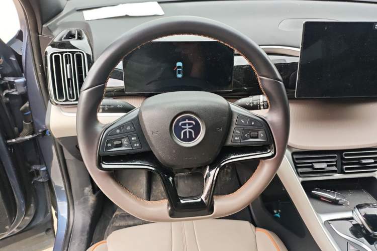 Used BYD Song Pro New Energy 2024 HONOR Edition DM-i 71KM Navigation Model Steering Wheel