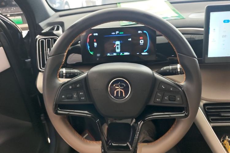 Used BYD Song Pro New Energy 2024 HONOR Edition DM-i 71KM Navigation Model Steering Wheel