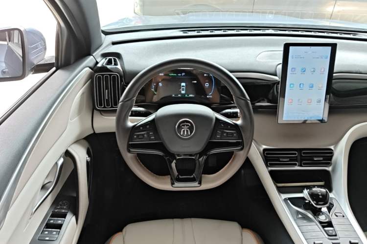 Used BYD Song Pro New Energy 2024 HONOR Edition DM-i 71KM Navigation Model Steering Wheel
