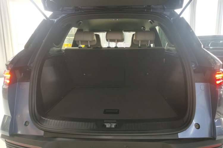 Used BYD Song Pro New Energy 2024 HONOR Edition DM-i 71KM Navigation Model Trunk