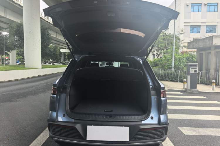 Used BYD Song Pro New Energy 2024 HONOR Edition DM-i 71KM Navigation Model Trunk