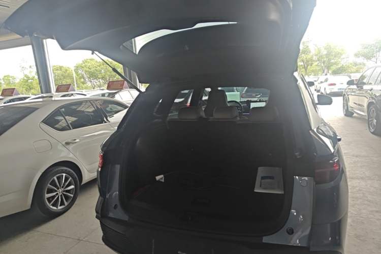 Used BYD Song Pro New Energy 2024 HONOR Edition DM-i 71KM Leading Model Trunk