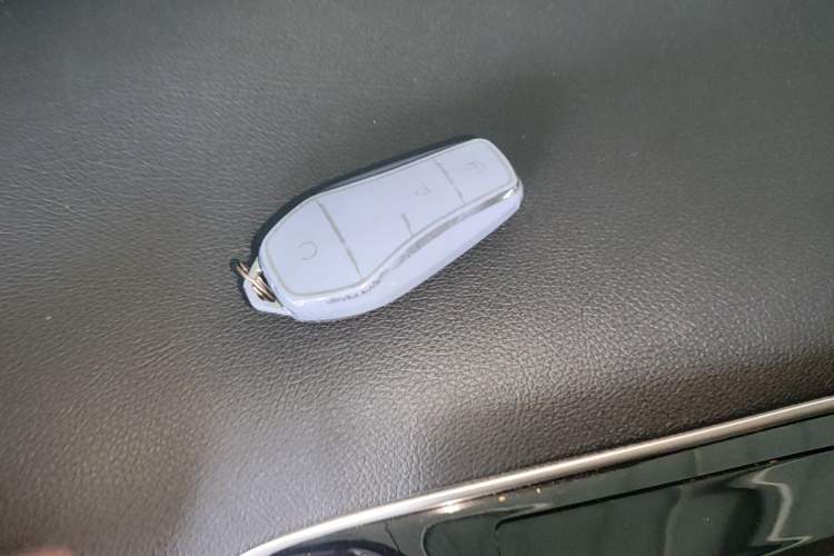 Used BYD Song Pro New Energy 2024 HONOR Edition DM-i 71KM Navigation Model Vehicle Key