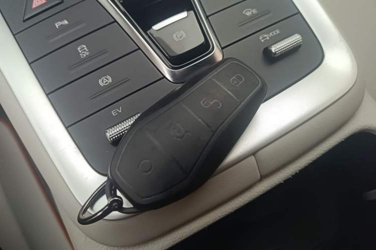 Used BYD Song Pro New Energy 2024 HONOR Edition DM-i 71KM Leading Model Vehicle Key