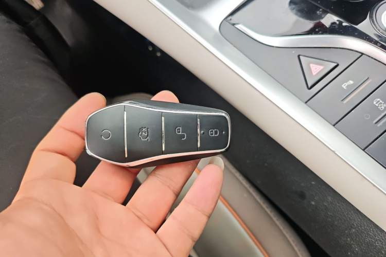 Used BYD Song Pro New Energy 2024 HONOR Edition DM-i 71KM Navigation Model Vehicle Key